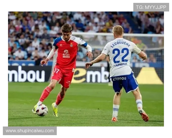 卡斯迪与萨拉戈的精彩对决揭示足球战术与团队合作的魅力